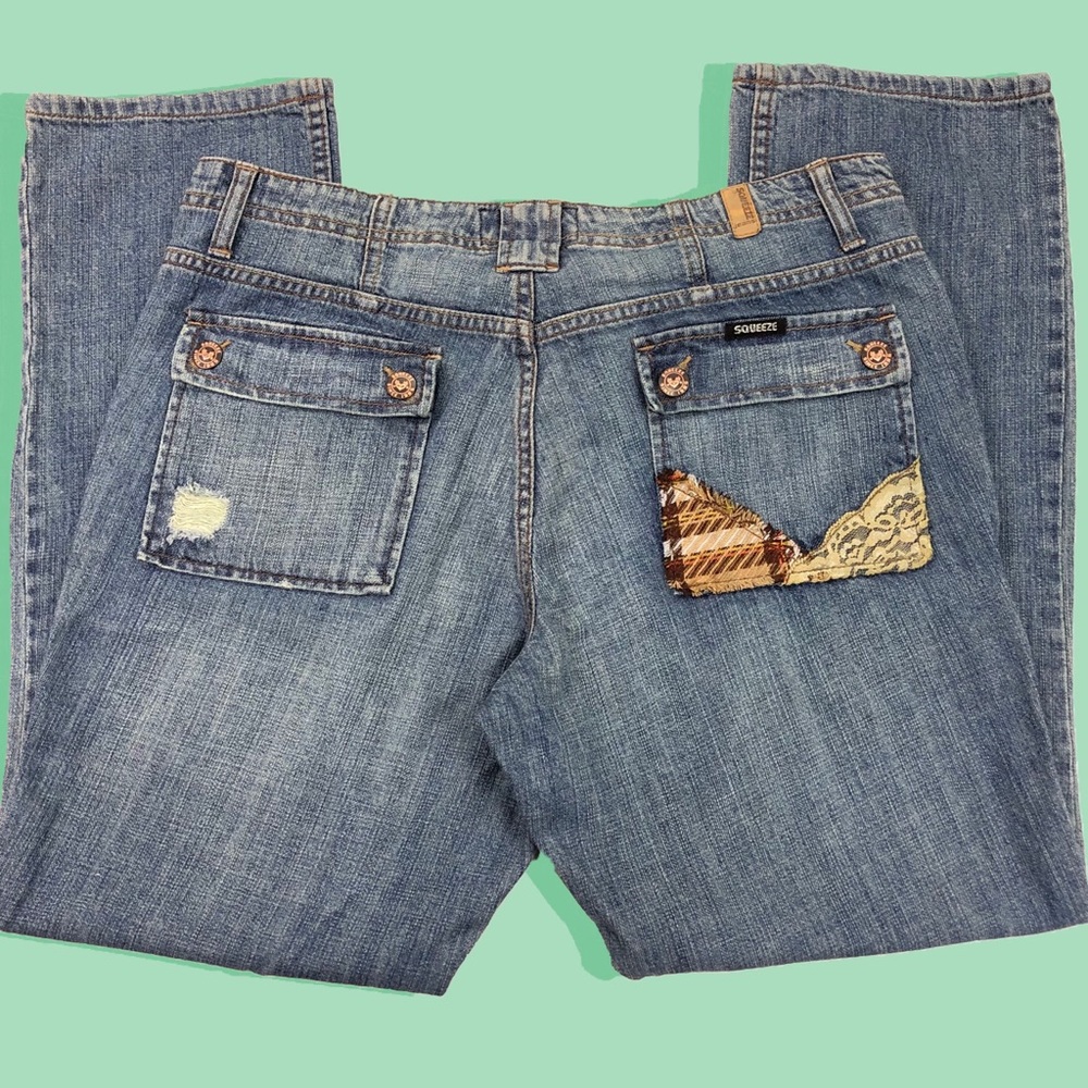 EUC Squeeze Straight Leg Distressed Jeans Jr 13